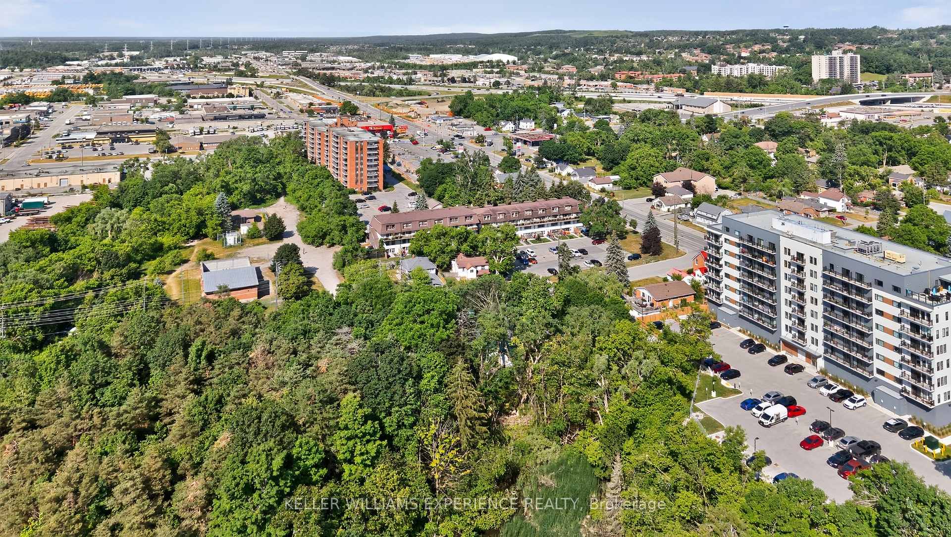 Photo 39 of 3 Boys Street S, Barrie, Queen's Park — HOMEH