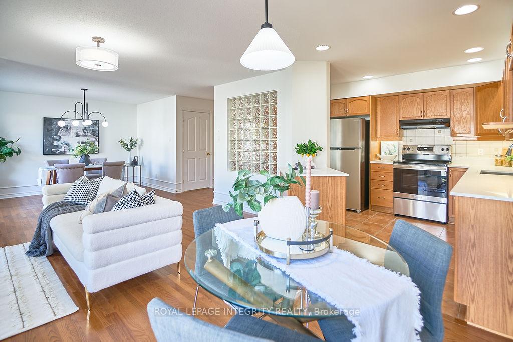 Photo 11 of 7 Dunn Street, Ottawa, Kanata - Beaverbrook — HOMEH