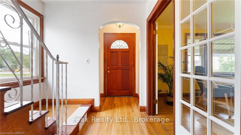 Photo 3 of 51 Silver Street, Brant, Paris — HOMEH