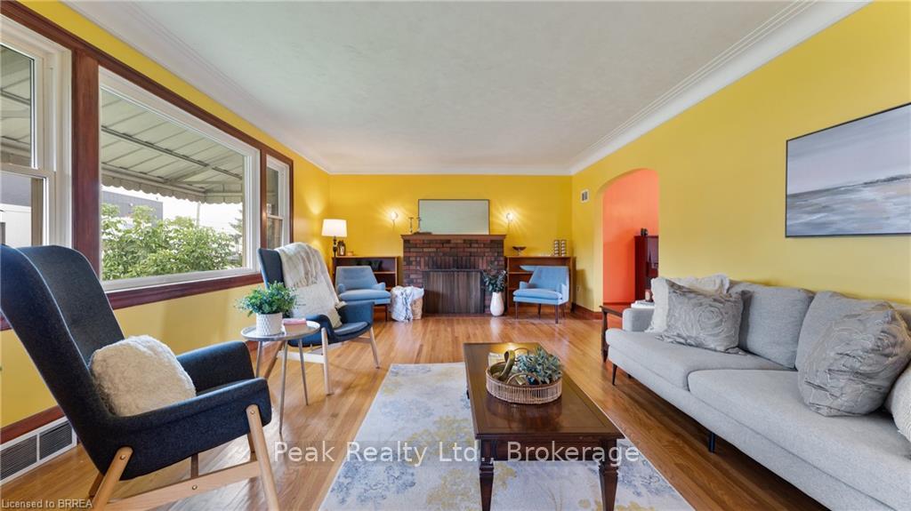 Photo 4 of 51 Silver Street, Brant, Paris — HOMEH