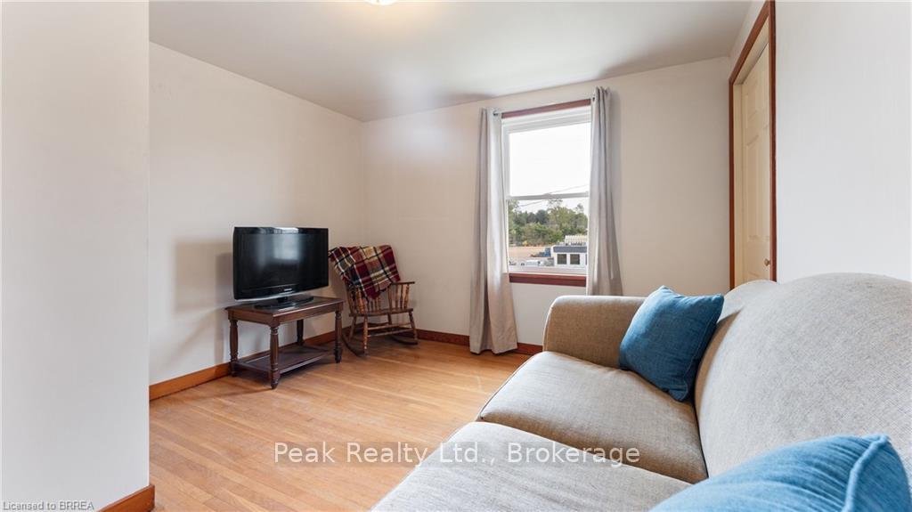 Photo 11 of 51 Silver Street, Brant, Paris — HOMEH