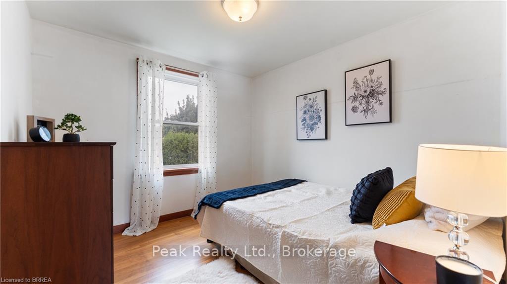 Photo 13 of 51 Silver Street, Brant, Paris — HOMEH