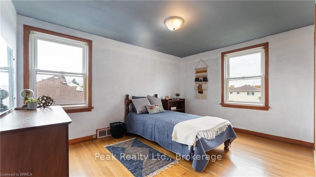 Photo 14 of 51 Silver Street, Brant, Paris — HOMEH