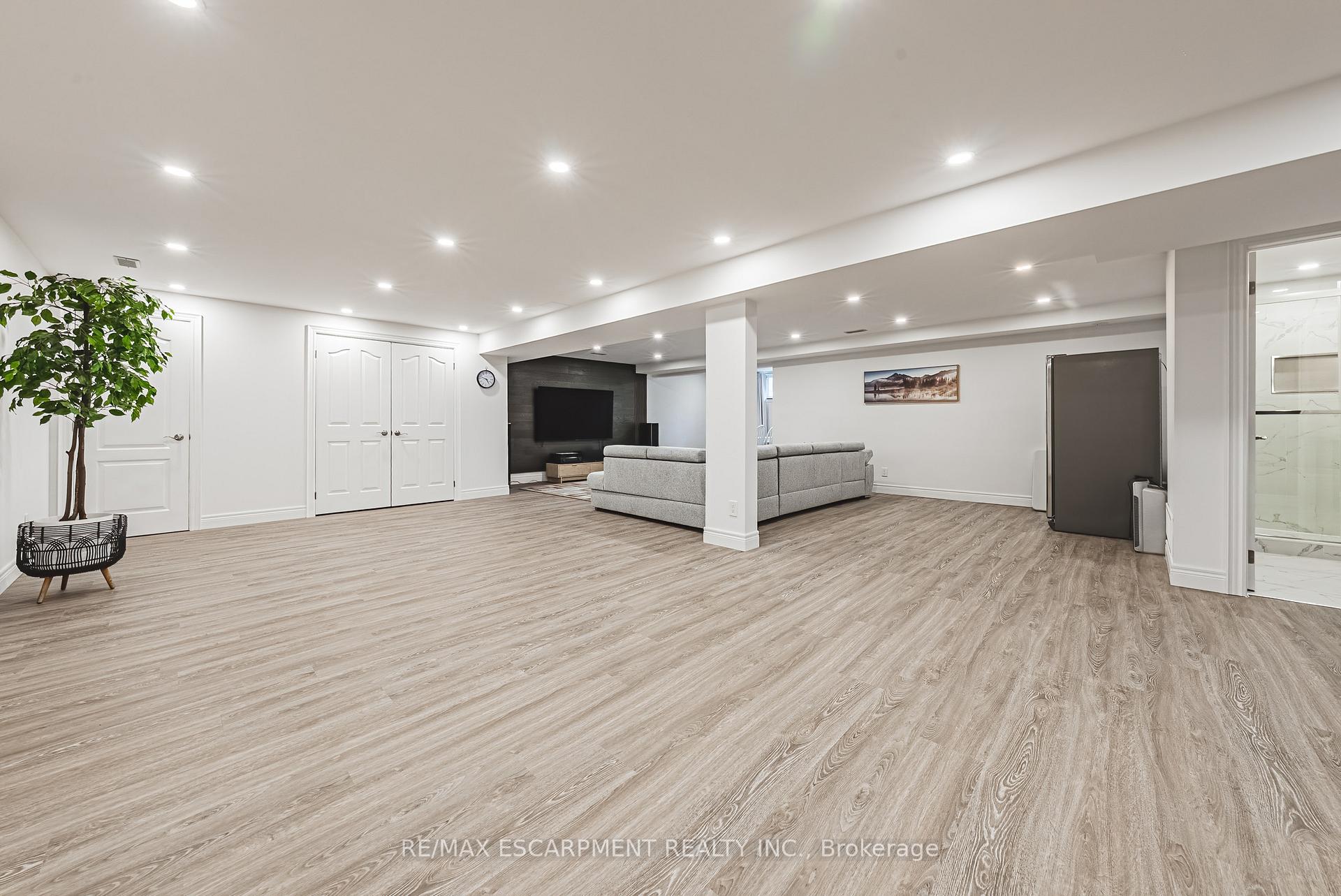 Photo 35 of 6380 Westbrook Road, Hamilton, Rural Glanbrook — HOMEH