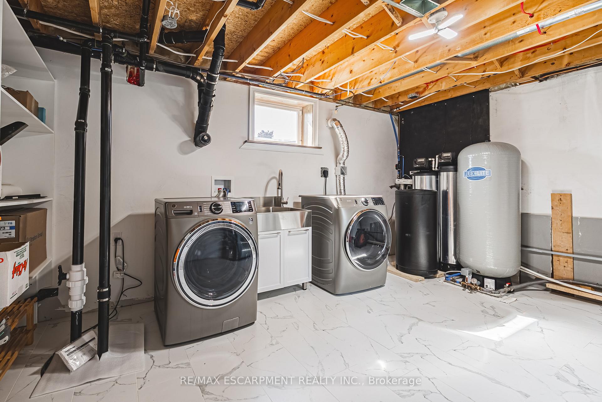 Photo 43 of 6380 Westbrook Road, Hamilton, Rural Glanbrook — HOMEH