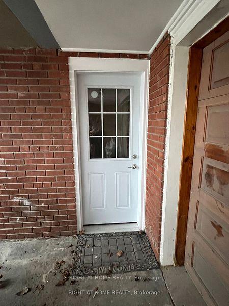 Photo 2 of 20 Omagh (Lower Level) Avenue, North York, Humberlea-Pelmo Park — HOMEH