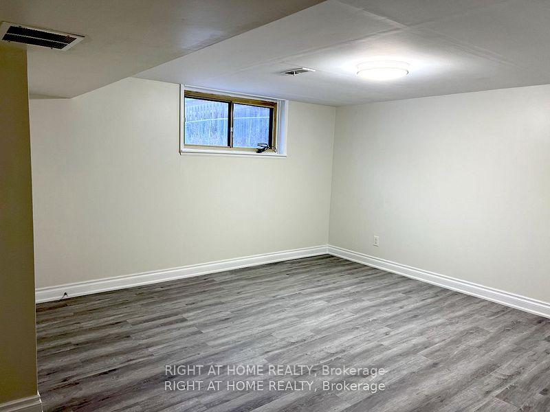 Photo 6 of 20 Omagh (Lower Level) Avenue, North York, Humberlea-Pelmo Park — HOMEH