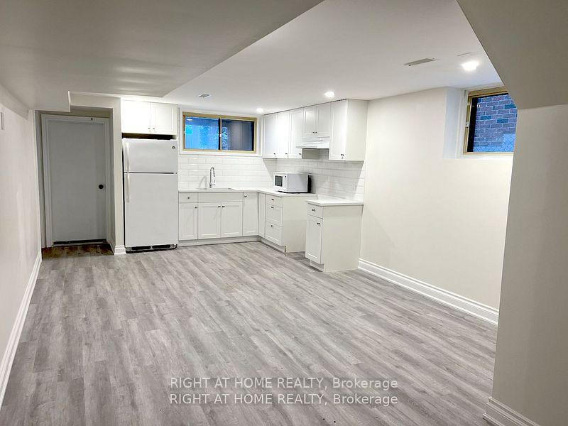 Photo 14 of 20 Omagh (Lower Level) Avenue, North York, Humberlea-Pelmo Park — HOMEH