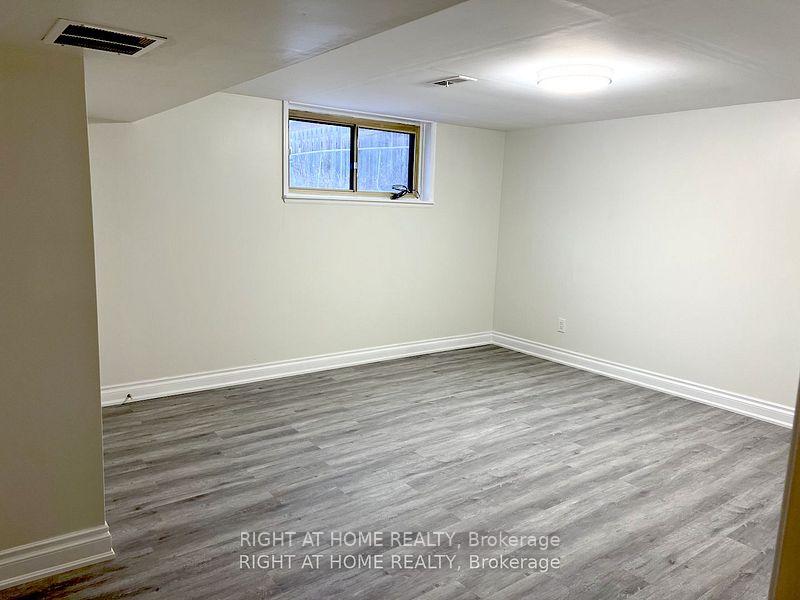 Photo 9 of 20 Omagh (Lower Level) Avenue, North York, Humberlea-Pelmo Park — HOMEH
