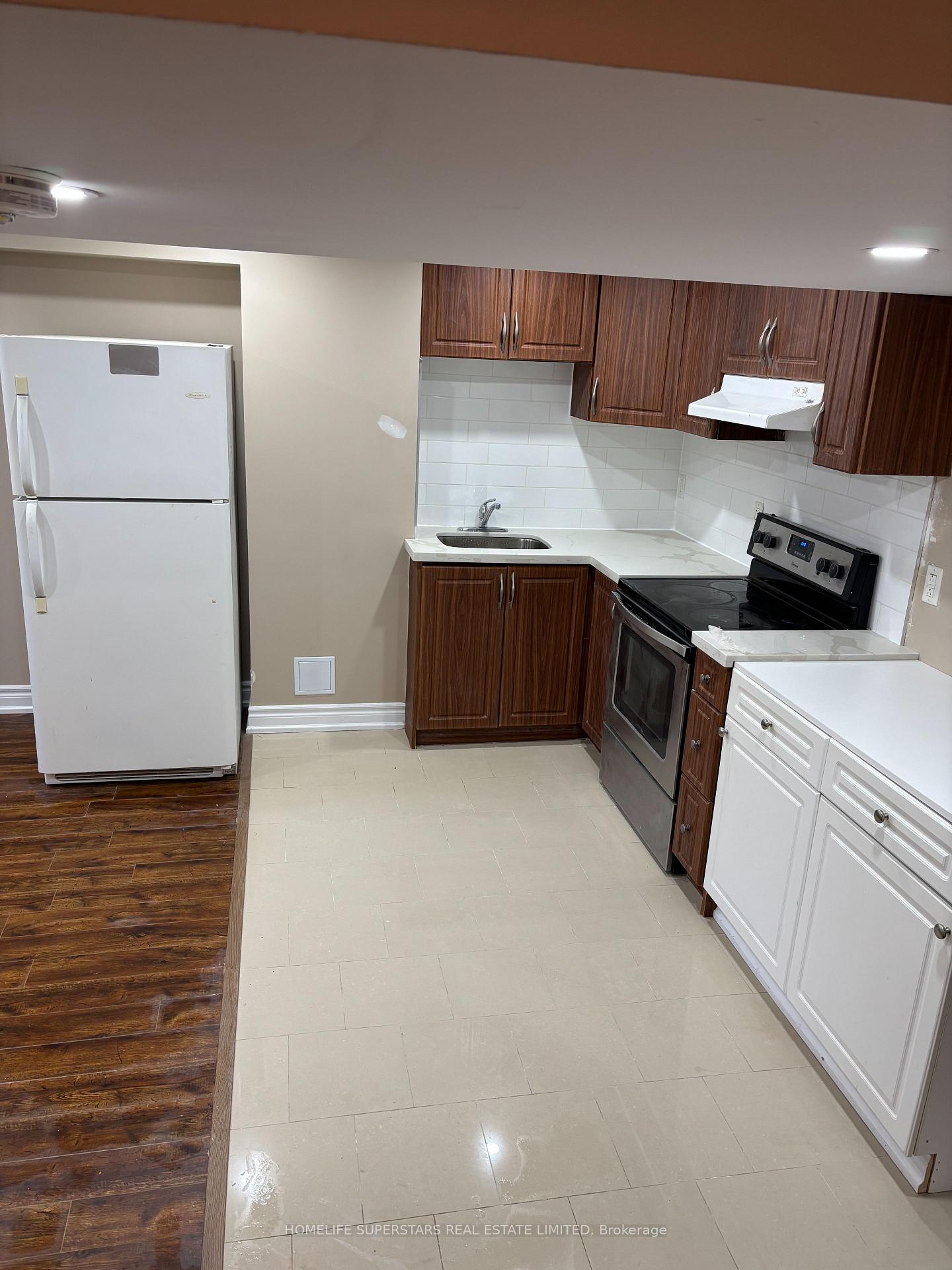 Photo 6 of 32 Willick Place E, Brampton, Fletcher's Meadow — HOMEH