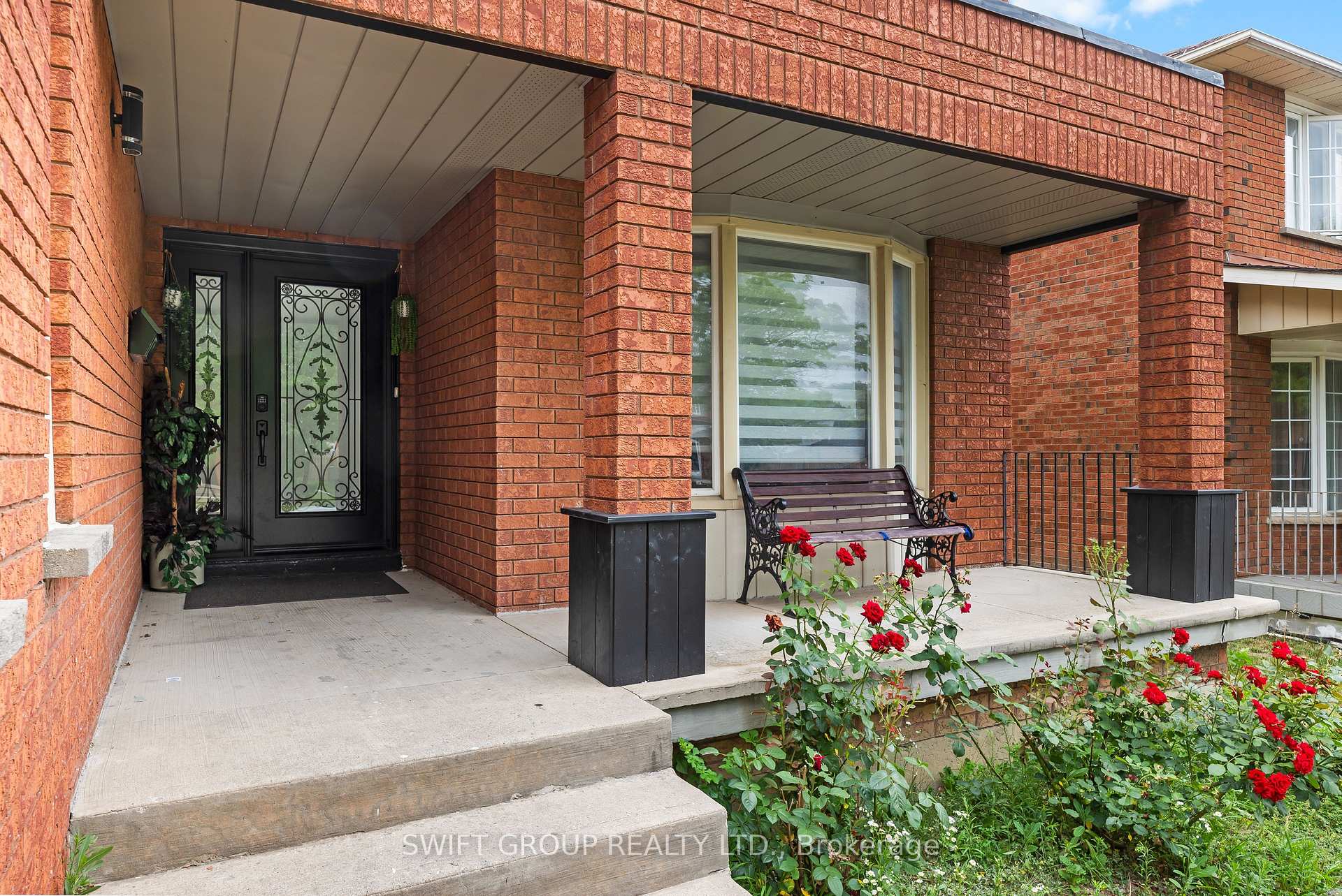 Photo 10 of 82 Flowertown Avenue, Brampton, Northwood Park — HOMEH