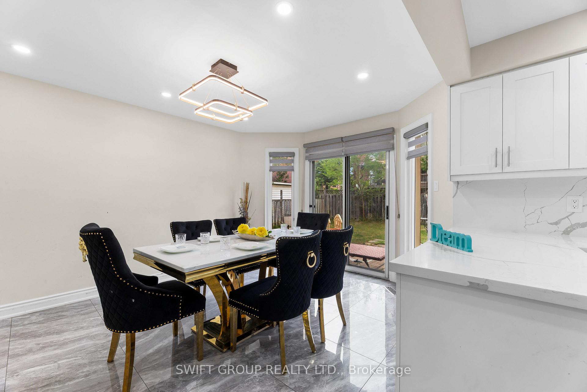 Photo 13 of 82 Flowertown Avenue, Brampton, Northwood Park — HOMEH