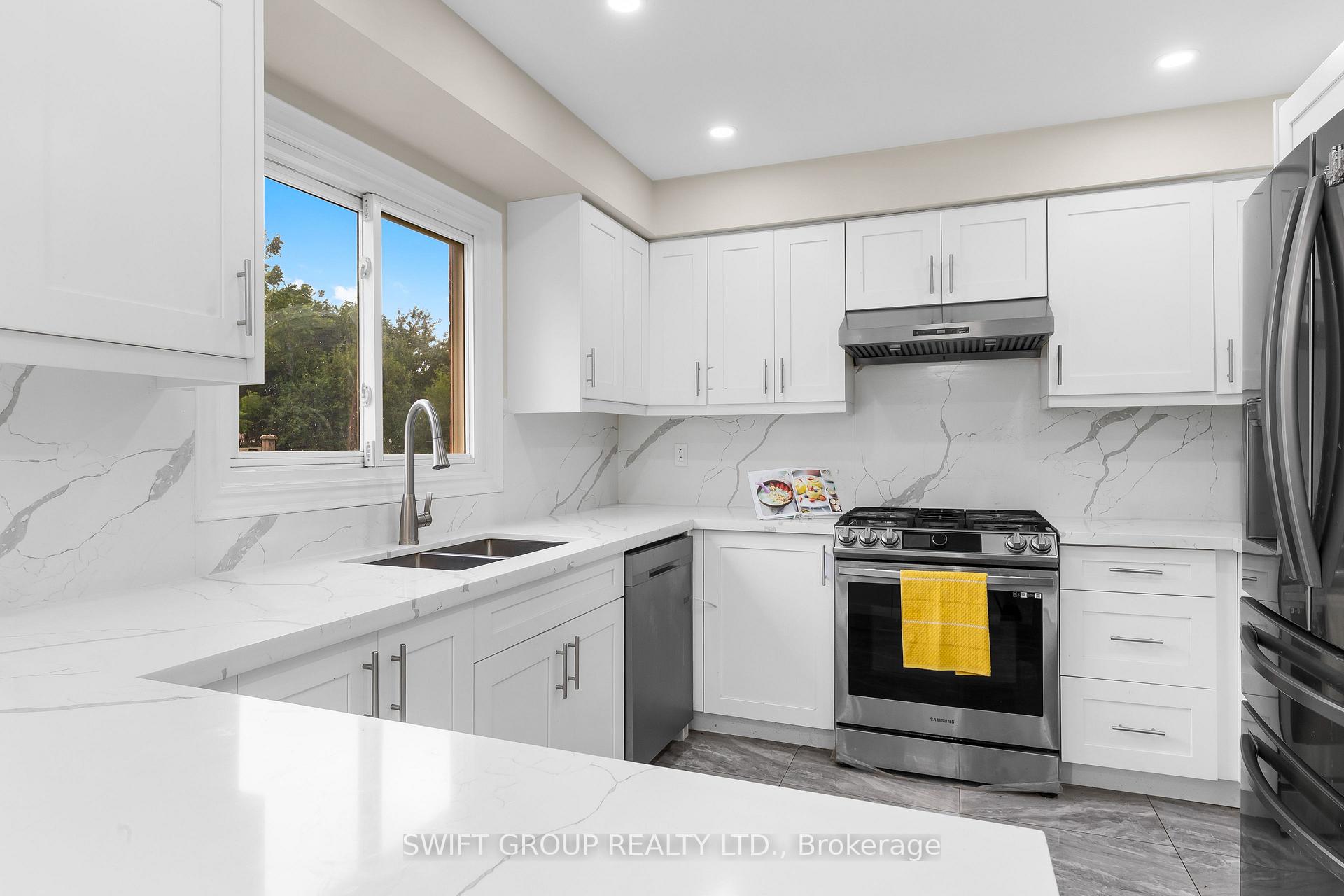 Photo 7 of 82 Flowertown Avenue, Brampton, Northwood Park — HOMEH