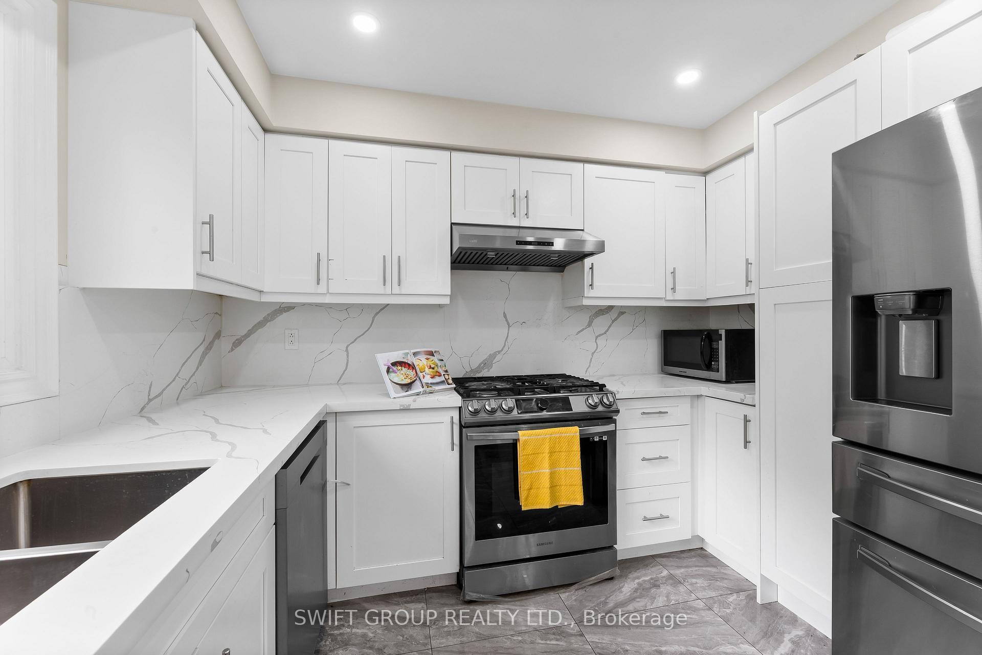 Photo 23 of 82 Flowertown Avenue, Brampton, Northwood Park — HOMEH