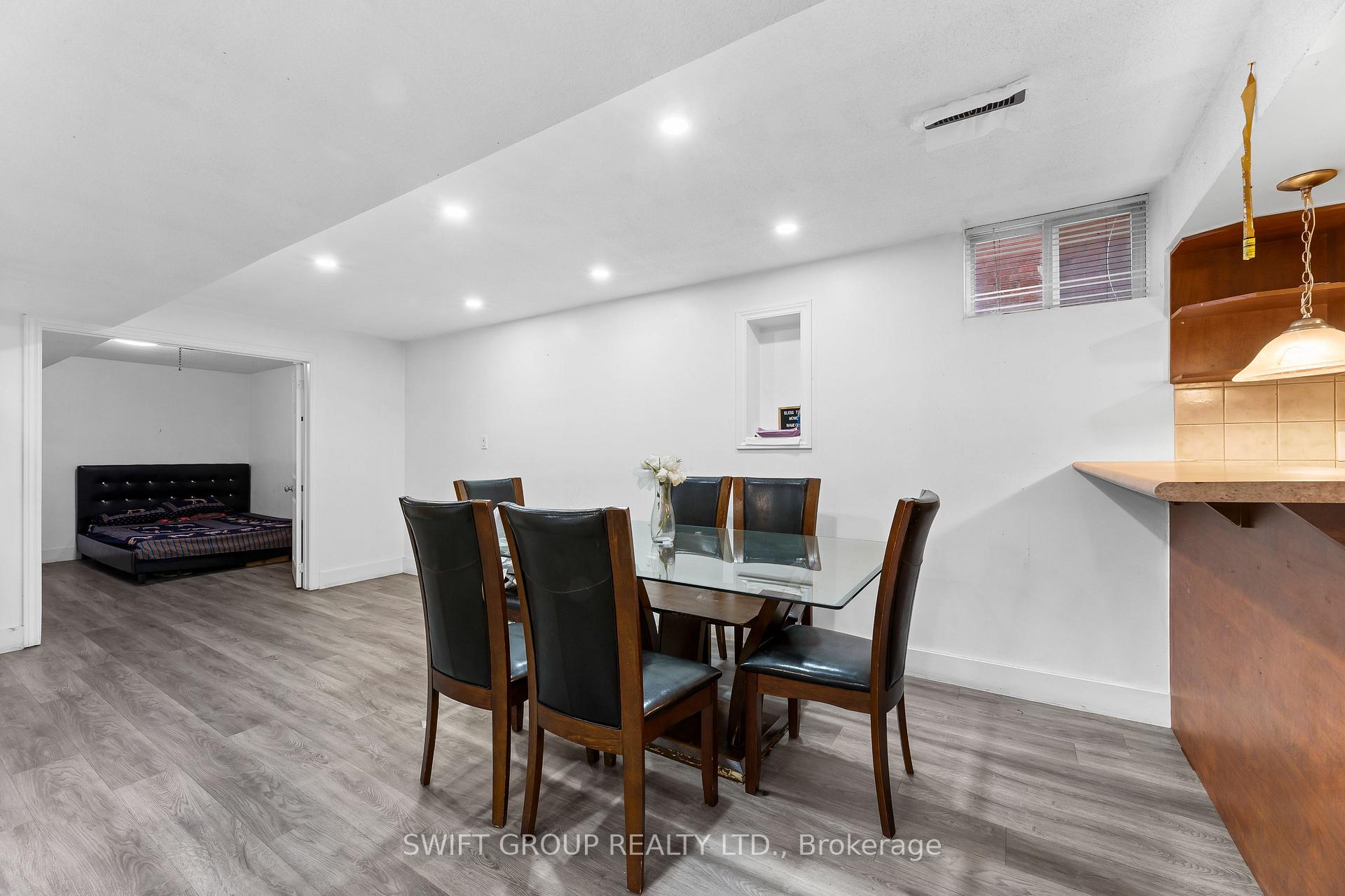 Photo 42 of 82 Flowertown Avenue, Brampton, Northwood Park — HOMEH