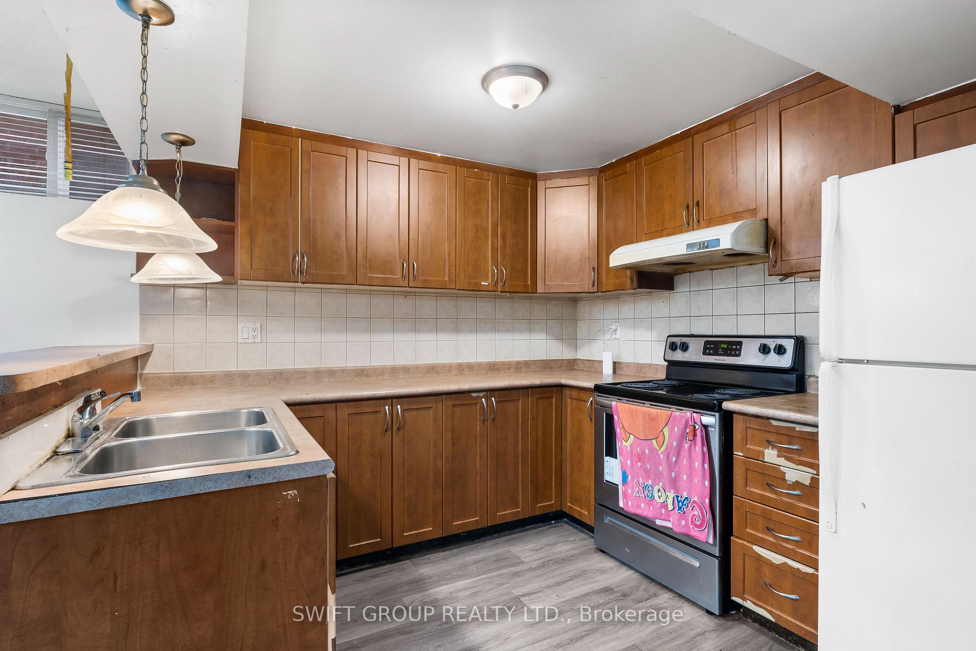 Photo 18 of 82 Flowertown Avenue, Brampton, Northwood Park — HOMEH