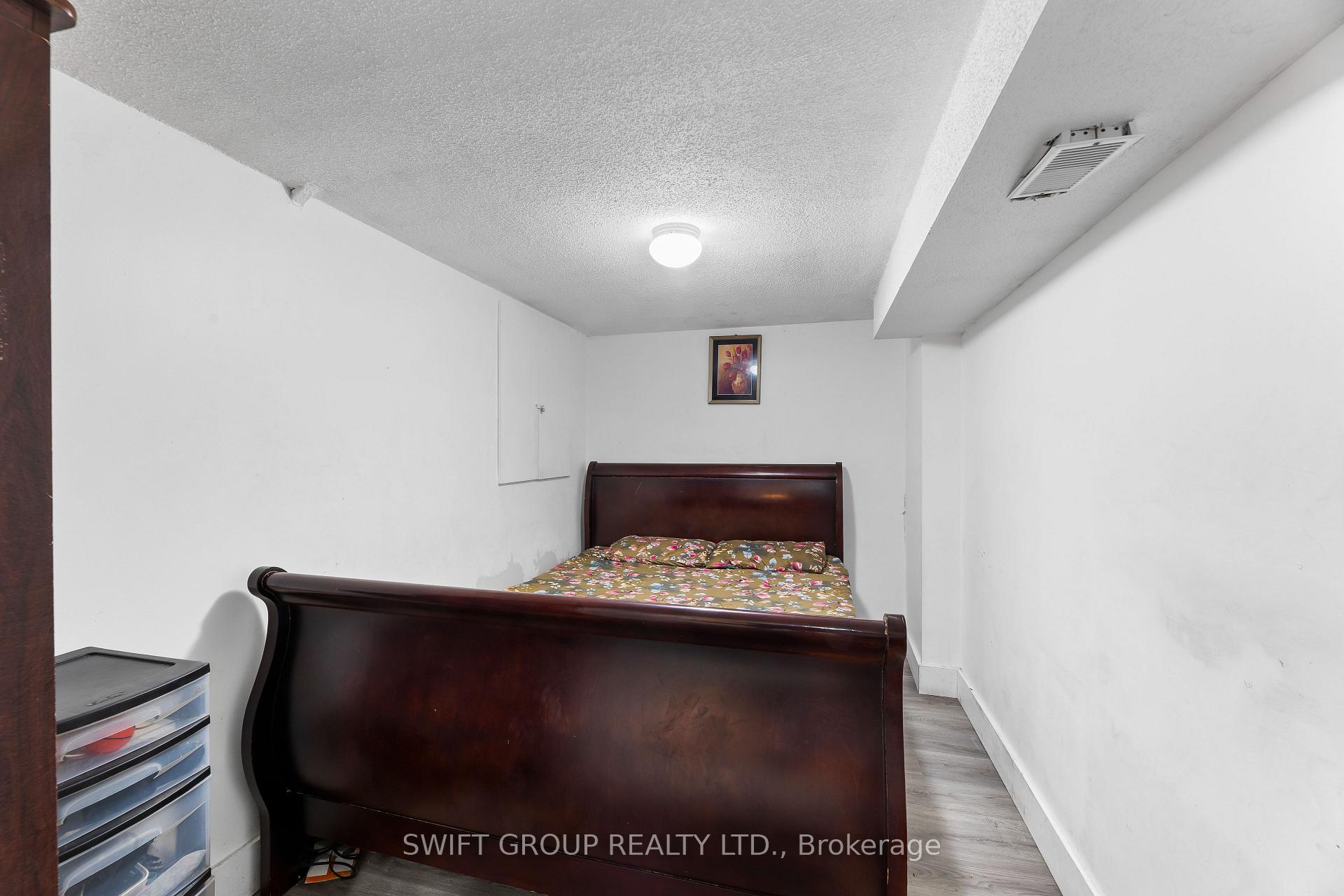 Photo 19 of 82 Flowertown Avenue, Brampton, Northwood Park — HOMEH