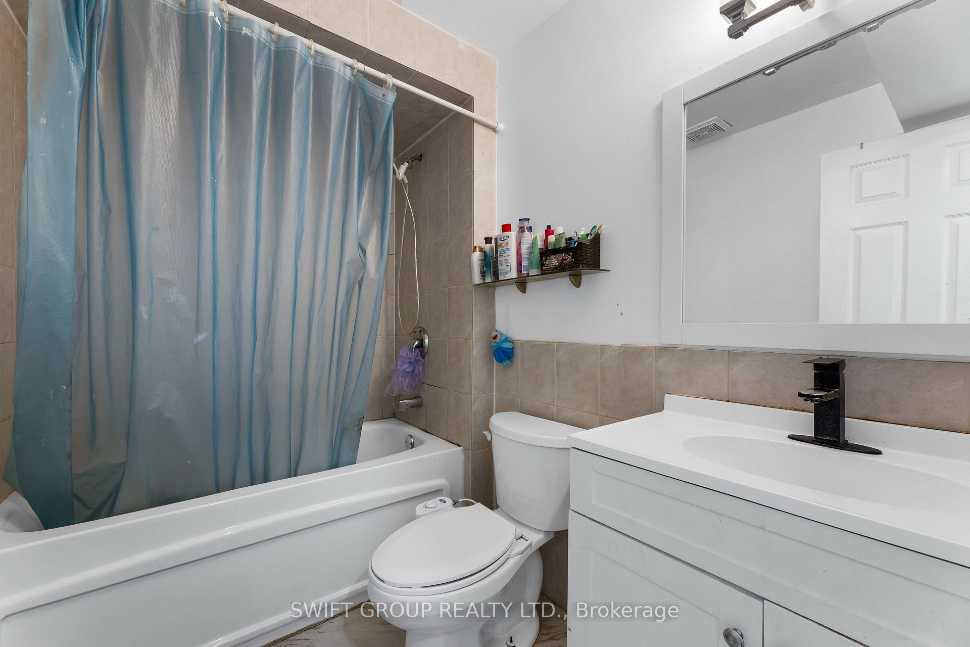 Photo 36 of 82 Flowertown Avenue, Brampton, Northwood Park — HOMEH