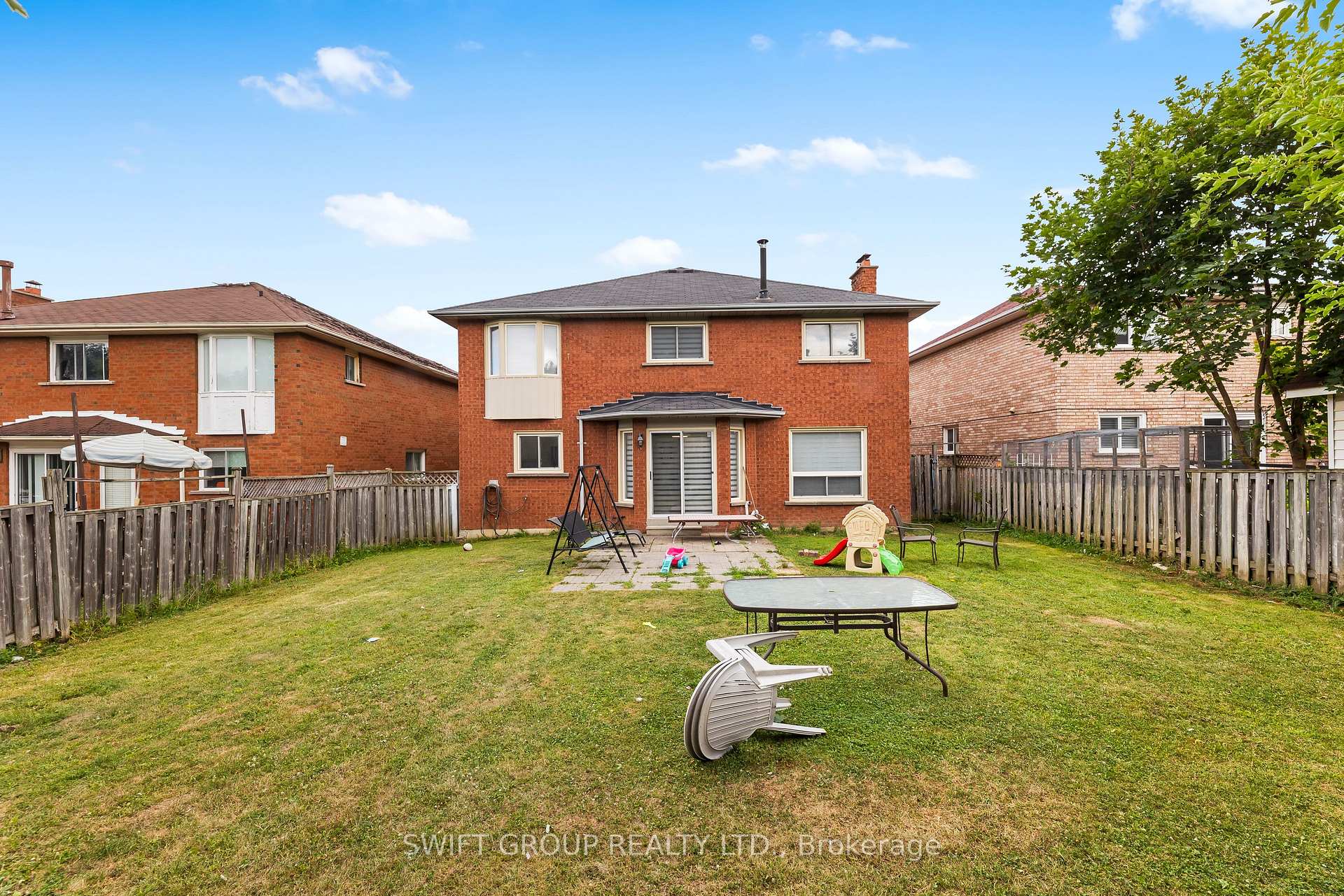 Photo 33 of 82 Flowertown Avenue, Brampton, Northwood Park — HOMEH