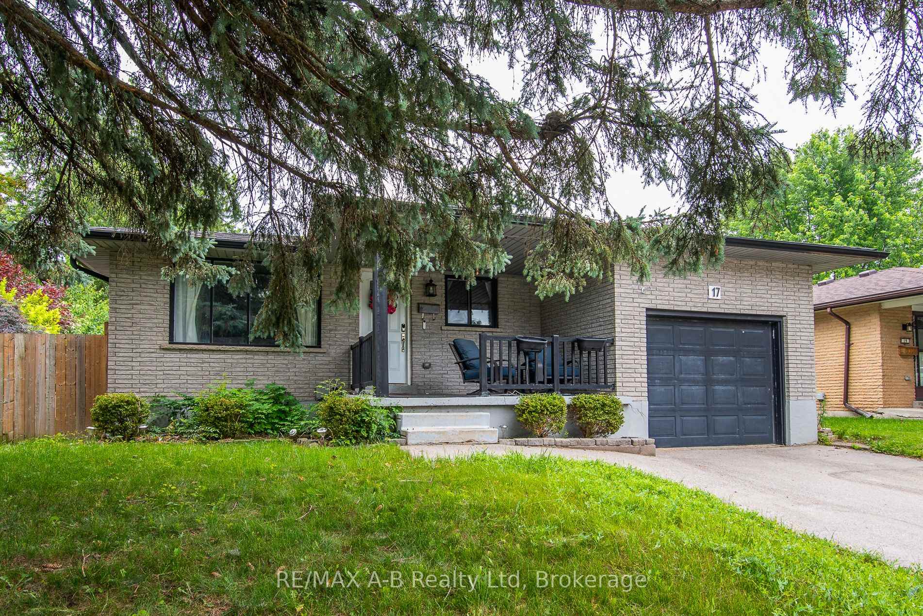 Photo 1 of 17 Hickory Lane, Stratford — HOMEH