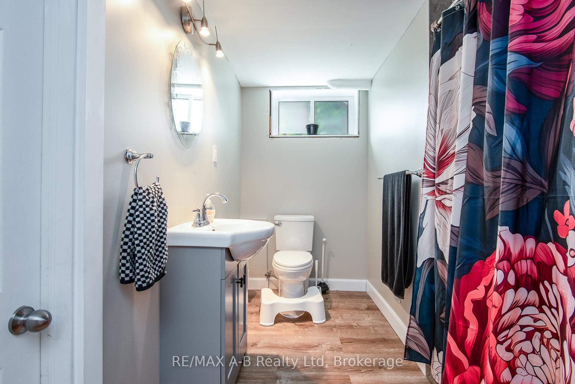 Photo 19 of 17 Hickory Lane, Stratford — HOMEH