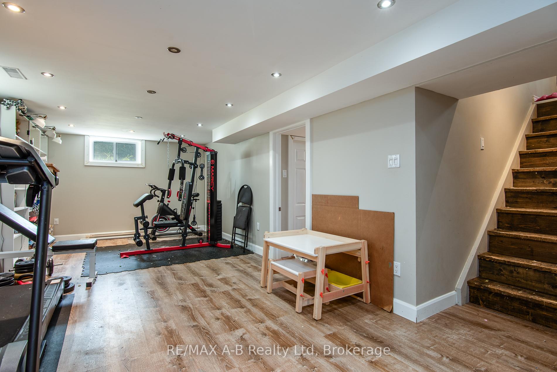 Photo 23 of 17 Hickory Lane, Stratford — HOMEH