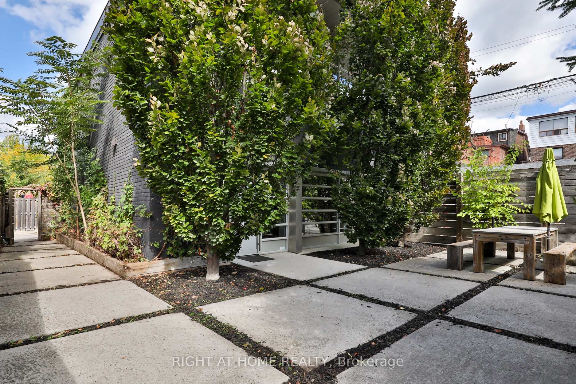 Photo 7 of 660R College Street, Toronto, Palmerston-Little Italy — HOMEH