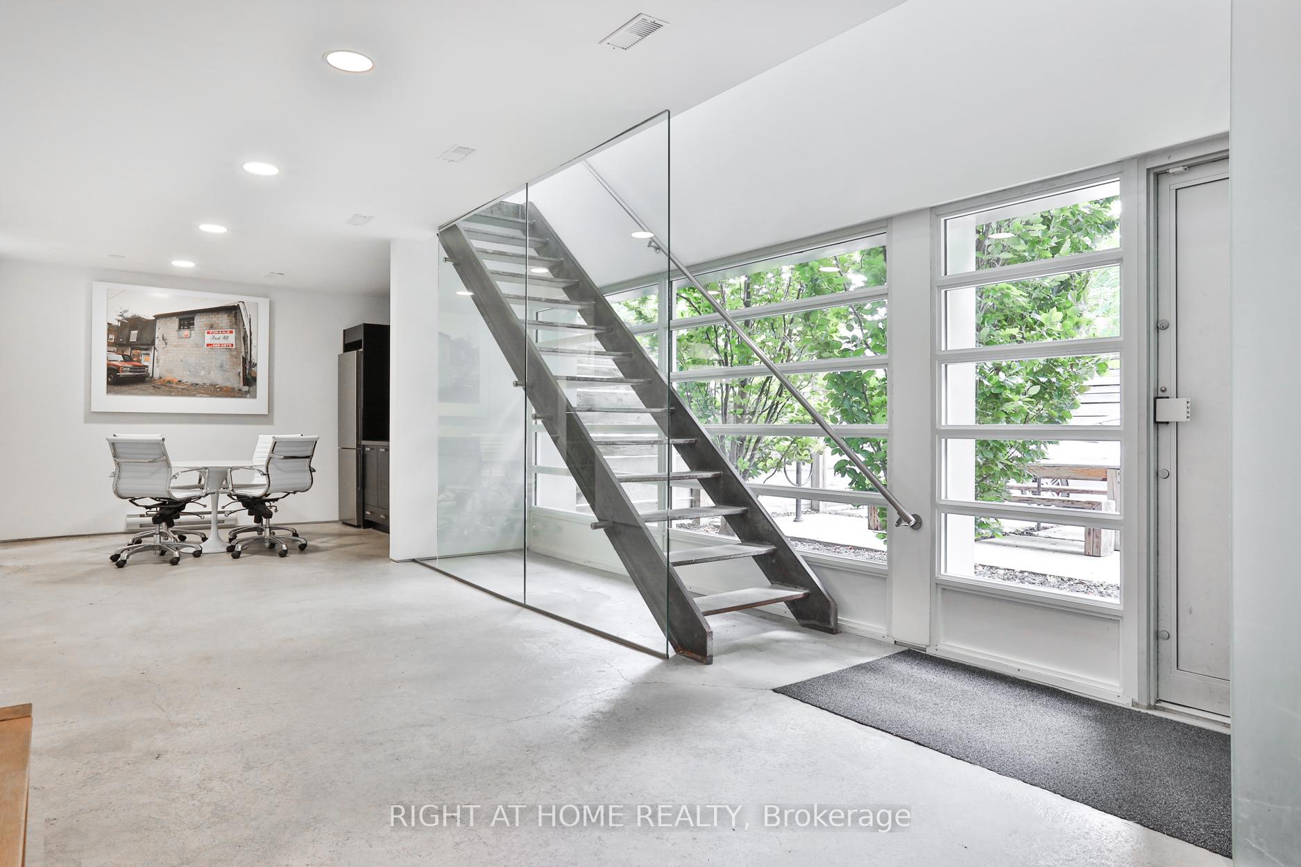 Photo 12 of 660R College Street, Toronto, Palmerston-Little Italy — HOMEH