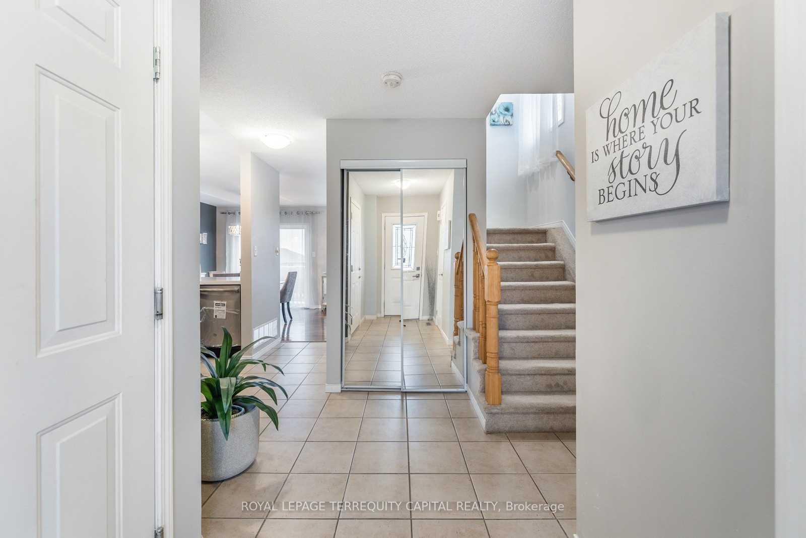Photo 5 of 90 Courtney Crescent, Barrie, Painswick South — HOMEH