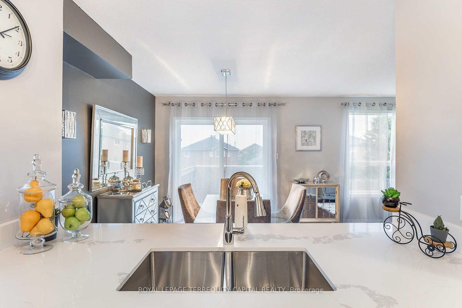 Photo 8 of 90 Courtney Crescent, Barrie, Painswick South — HOMEH