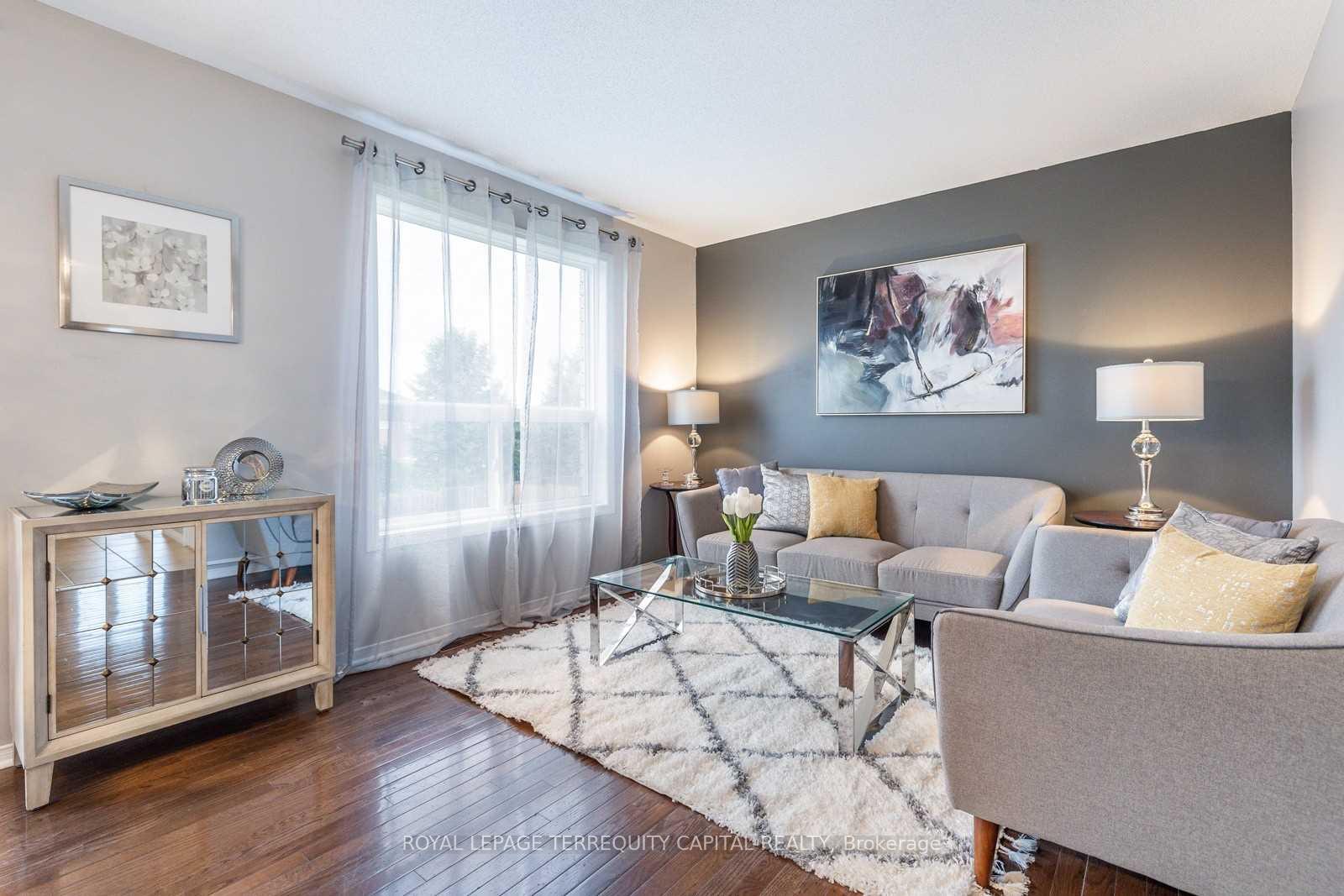 Photo 10 of 90 Courtney Crescent, Barrie, Painswick South — HOMEH