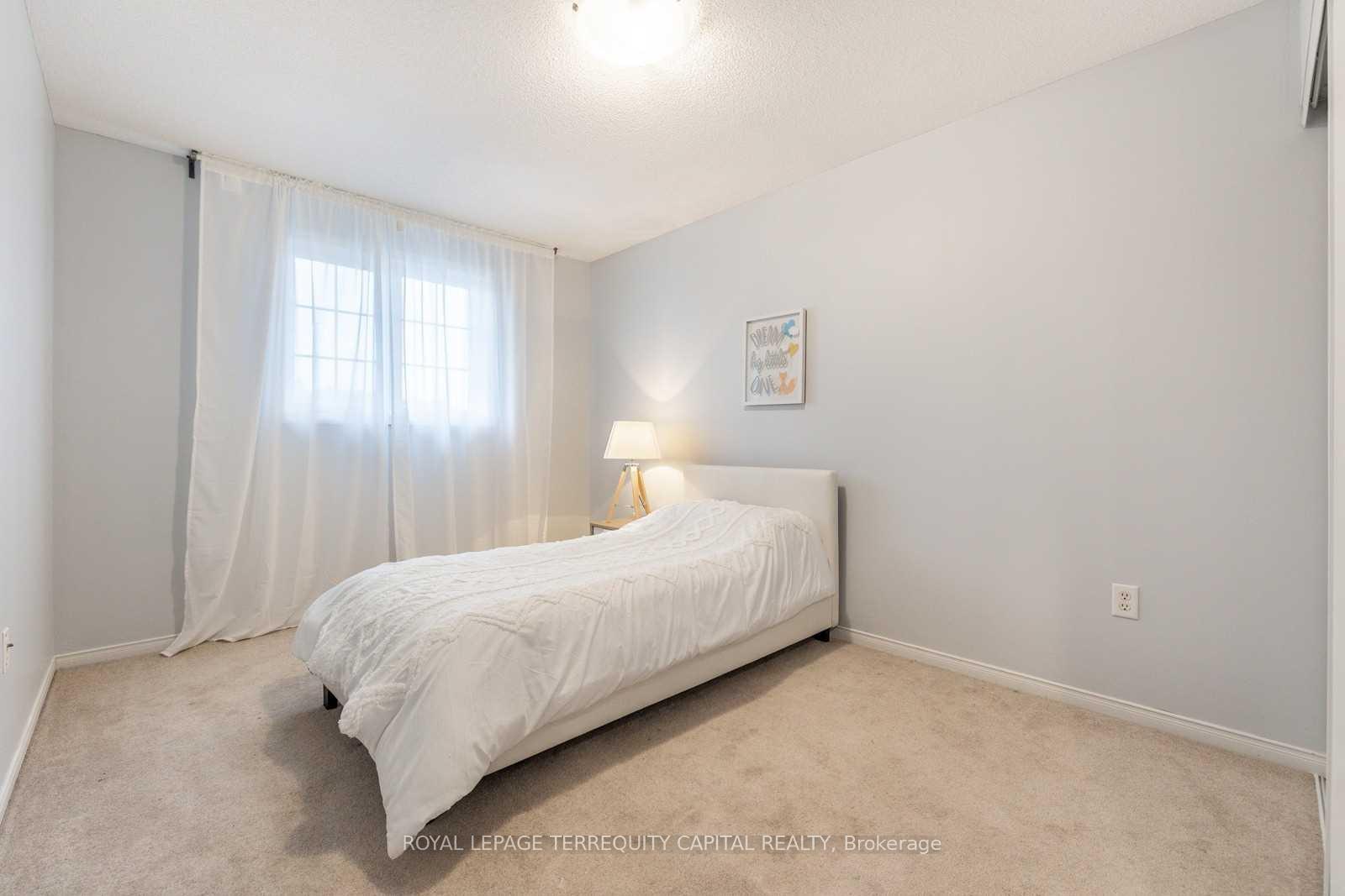 Photo 13 of 90 Courtney Crescent, Barrie, Painswick South — HOMEH