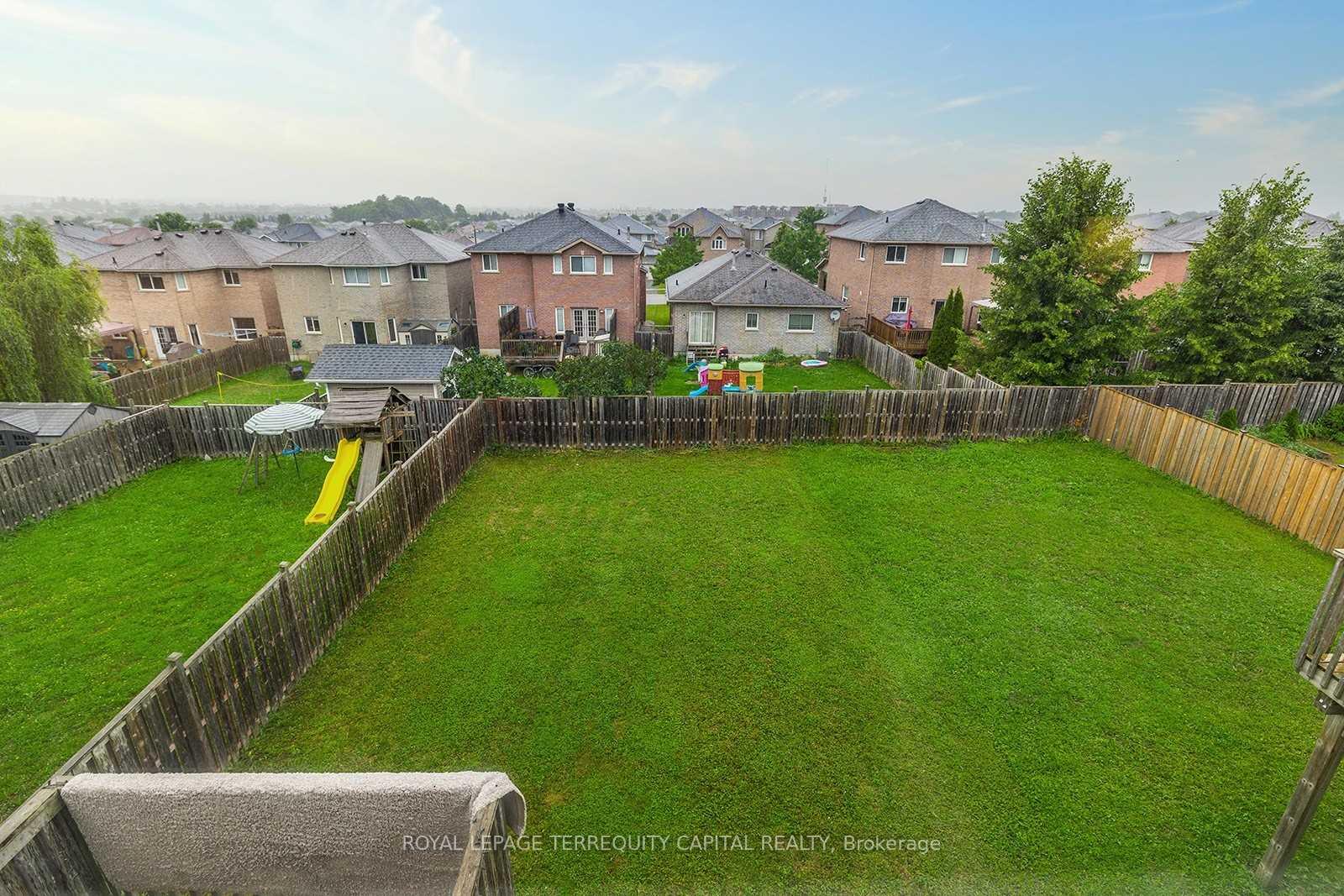 Photo 33 of 90 Courtney Crescent, Barrie, Painswick South — HOMEH