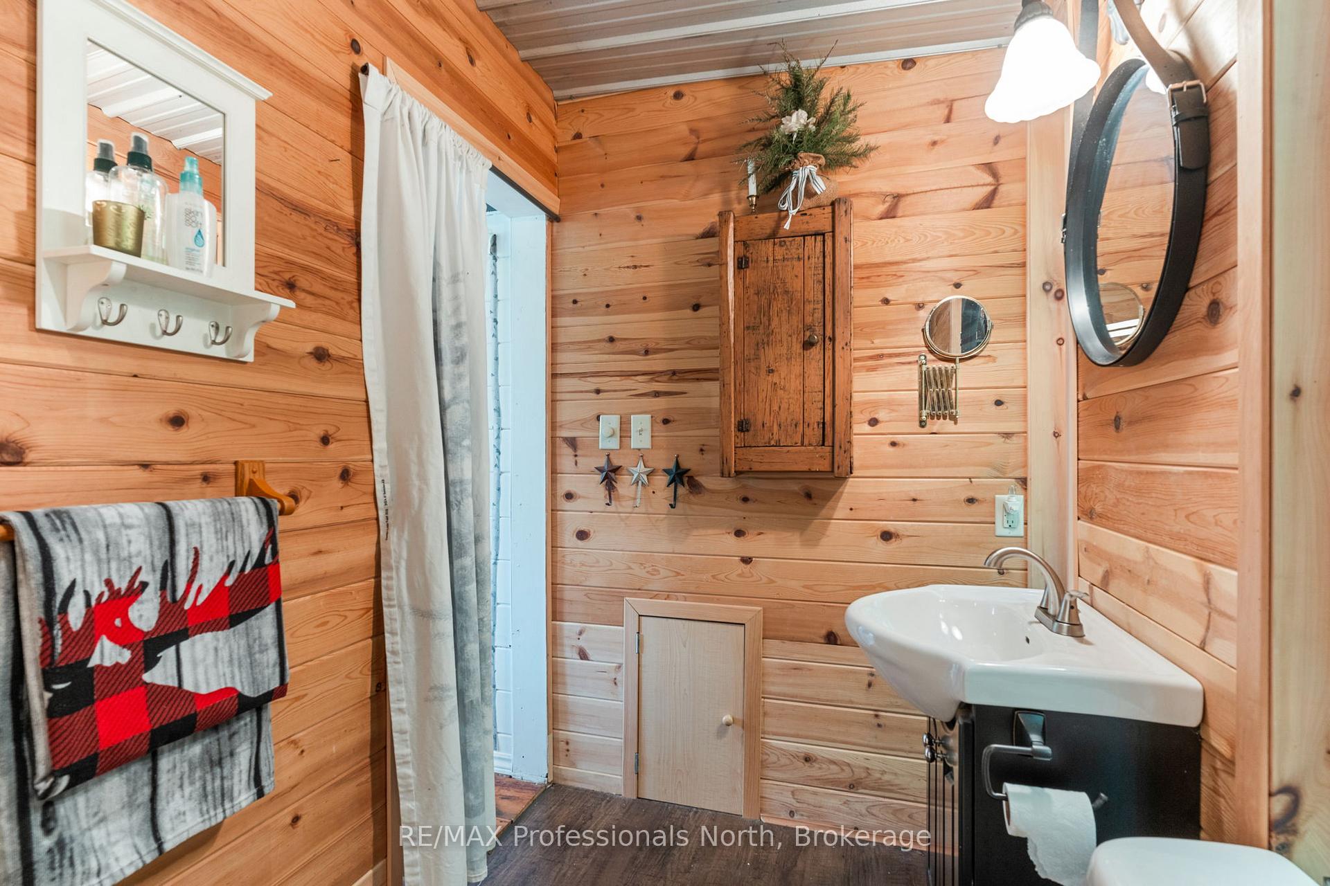 Photo 13 of 1065 Shaded Water Trail, Minden Hills, Lutterworth — HOMEH