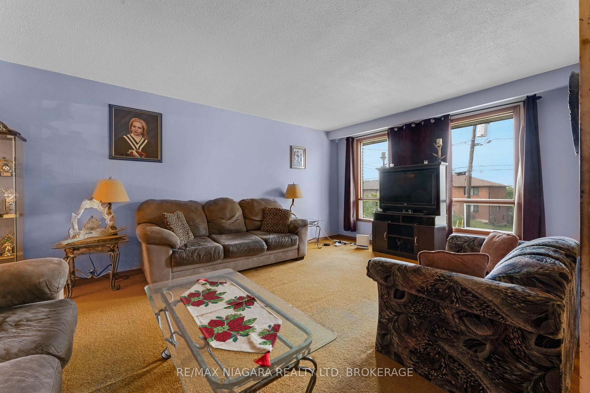 Photo 11 of 116 Pine Drive, Hamilton, Stoney Creek — HOMEH