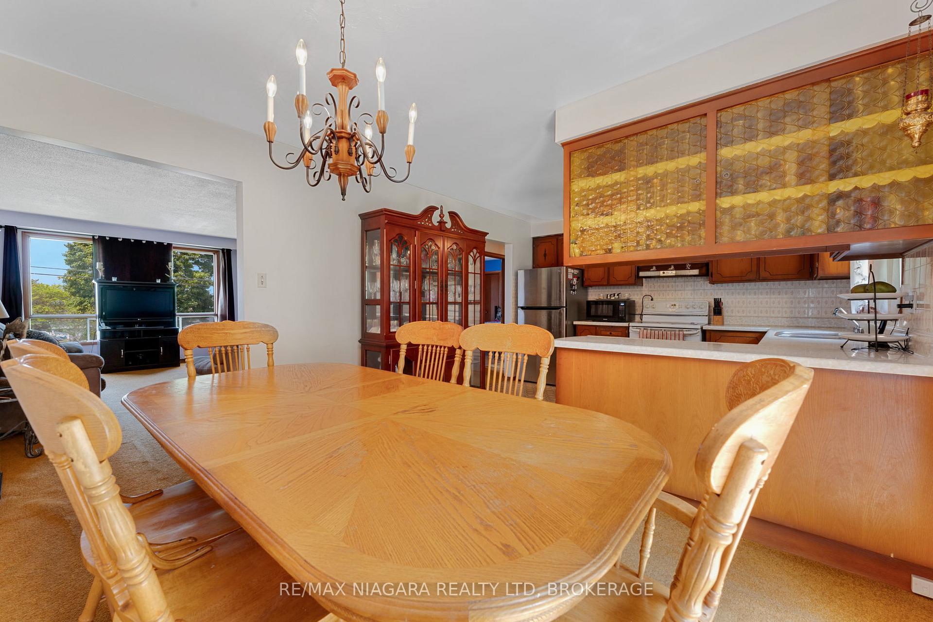Photo 7 of 116 Pine Drive, Hamilton, Stoney Creek — HOMEH