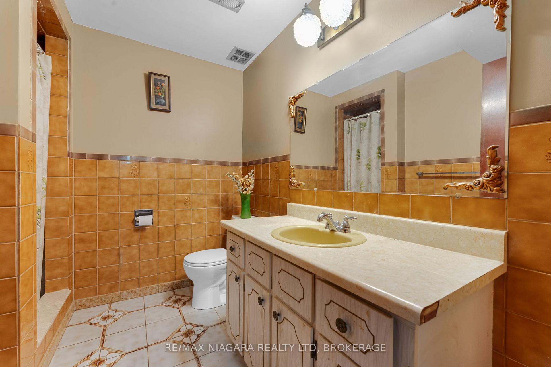 Photo 23 of 116 Pine Drive, Hamilton, Stoney Creek — HOMEH