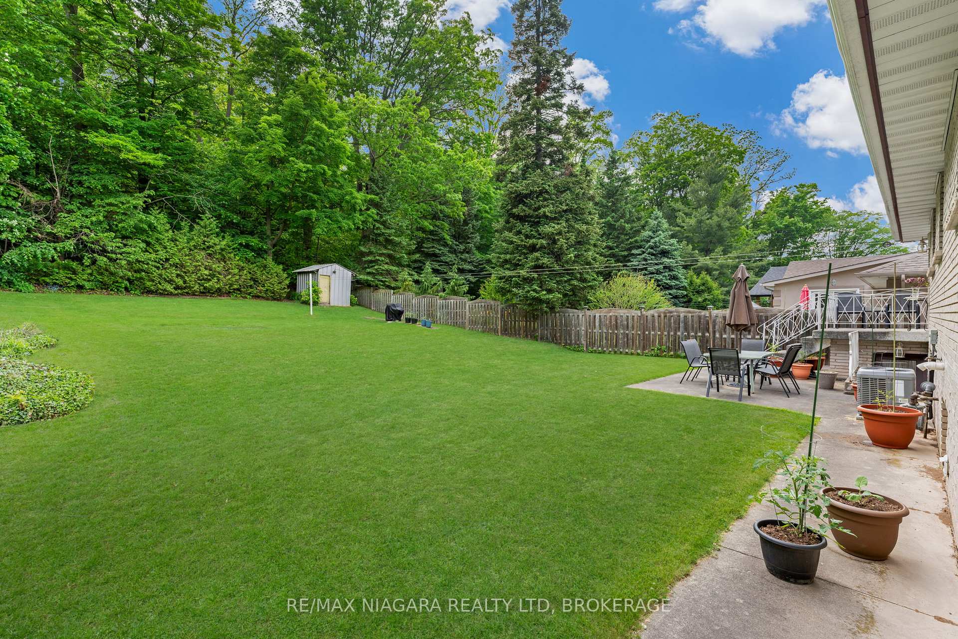 Photo 30 of 116 Pine Drive, Hamilton, Stoney Creek — HOMEH