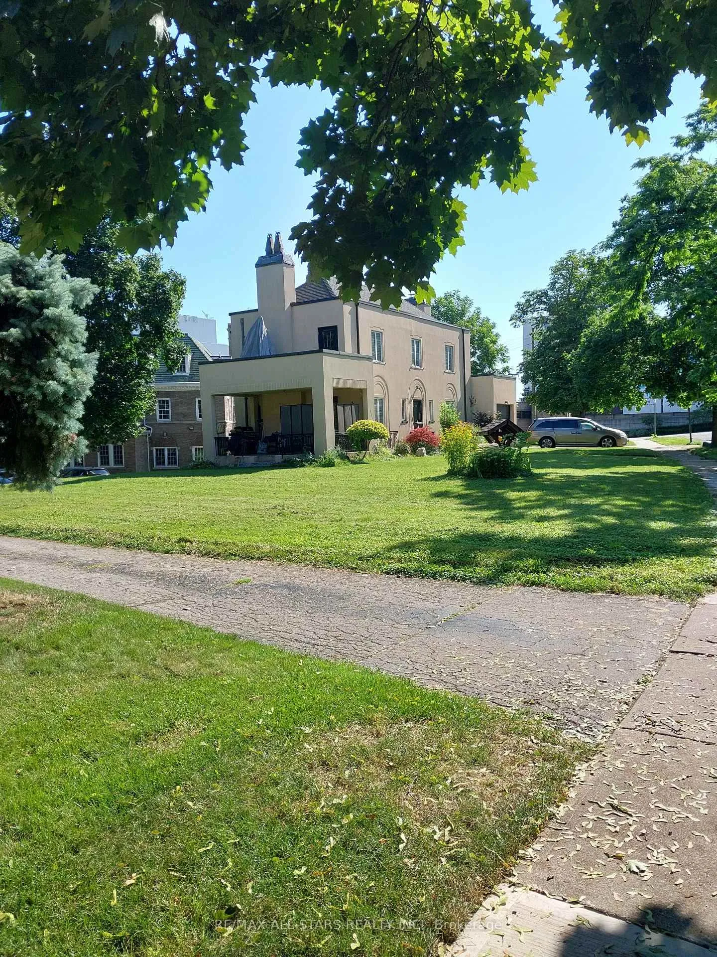Photo 2 of 1 St James Place, Hamilton, Durand — HOMEH