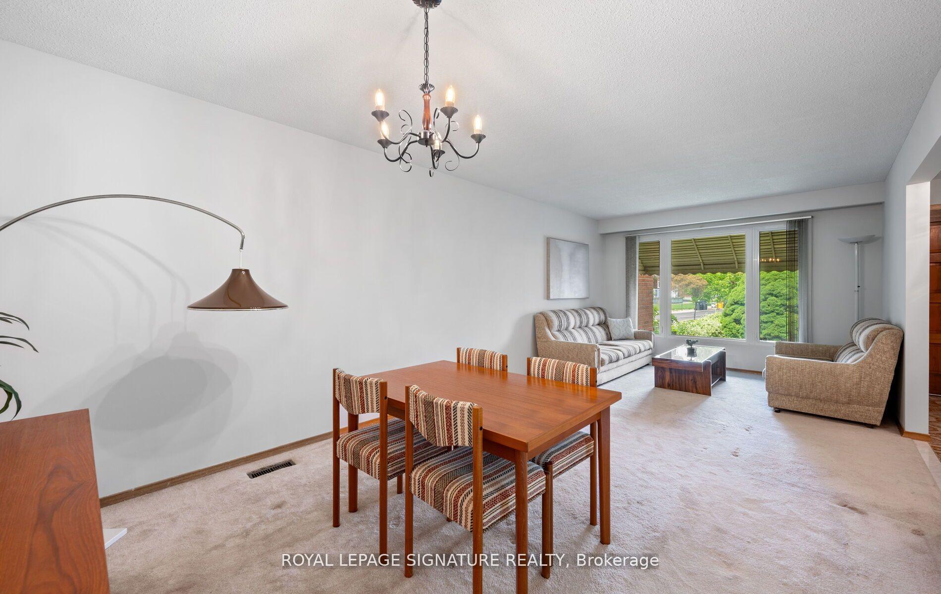 Photo 13 of 100 Madison Street, Brampton, Central Park — HOMEH