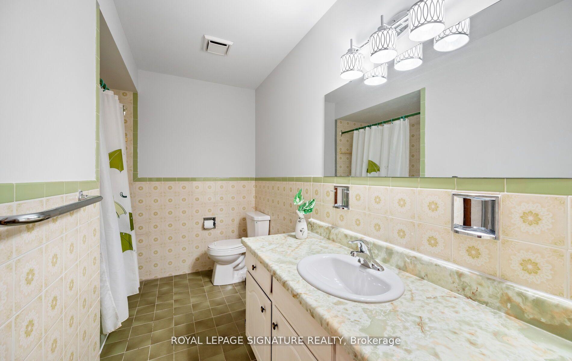 Photo 15 of 100 Madison Street, Brampton, Central Park — HOMEH