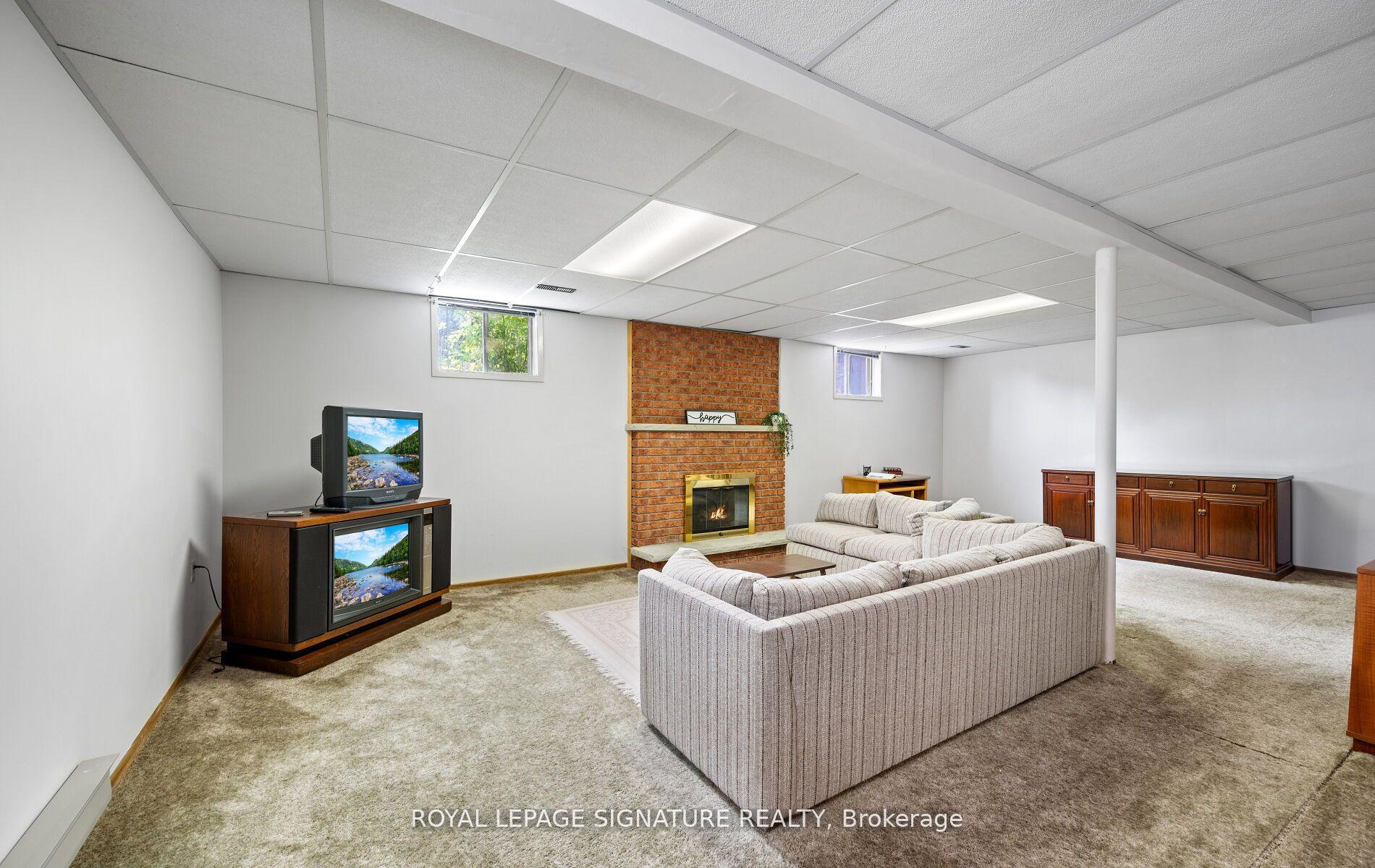 Photo 16 of 100 Madison Street, Brampton, Central Park — HOMEH