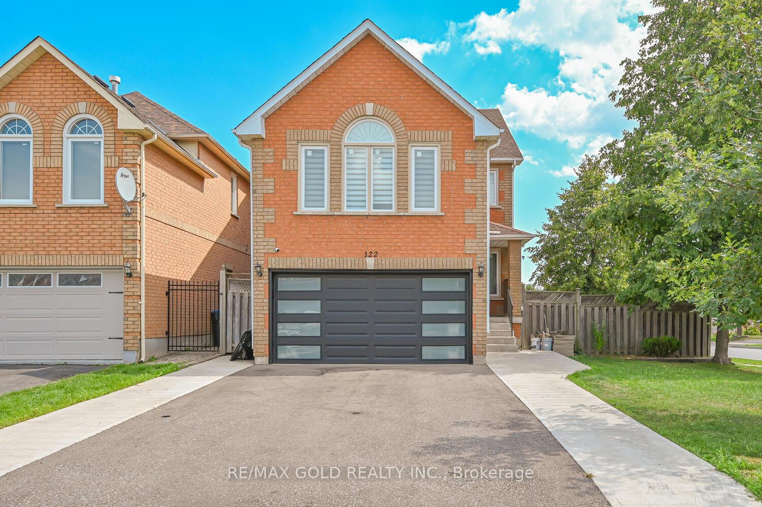 Photo 2 of 122 White Tail Crescent, Brampton, Fletcher's West — HOMEH