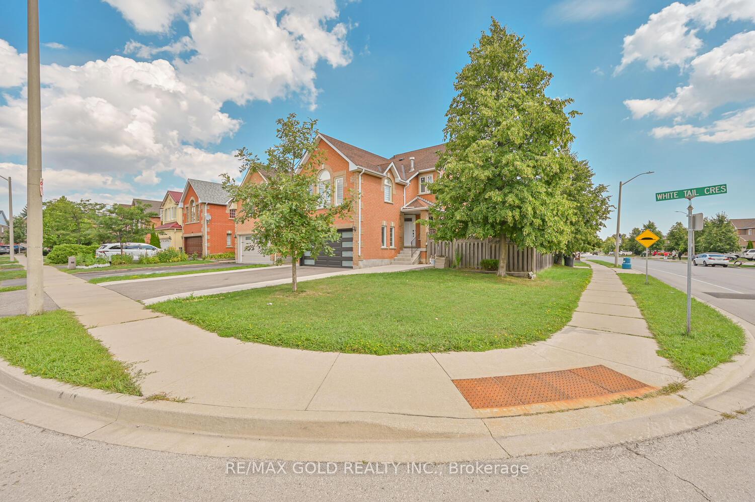 Photo 46 of 122 White Tail Crescent, Brampton, Fletcher's West — HOMEH