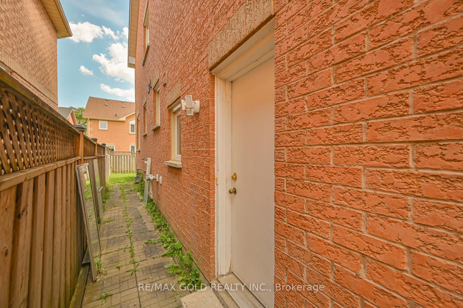 Photo 47 of 122 White Tail Crescent, Brampton, Fletcher's West — HOMEH