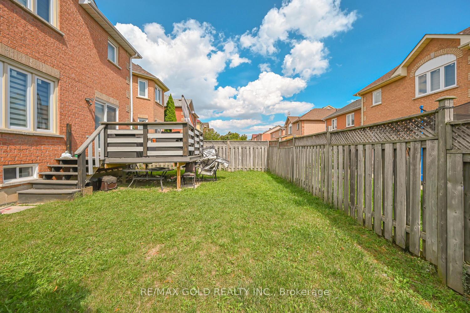Photo 12 of 122 White Tail Crescent, Brampton, Fletcher's West — HOMEH