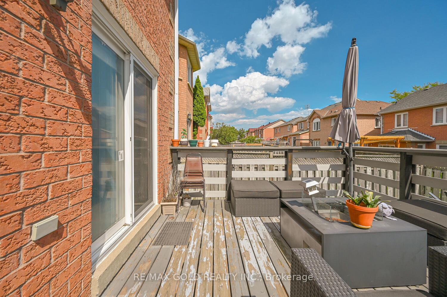 Photo 6 of 122 White Tail Crescent, Brampton, Fletcher's West — HOMEH