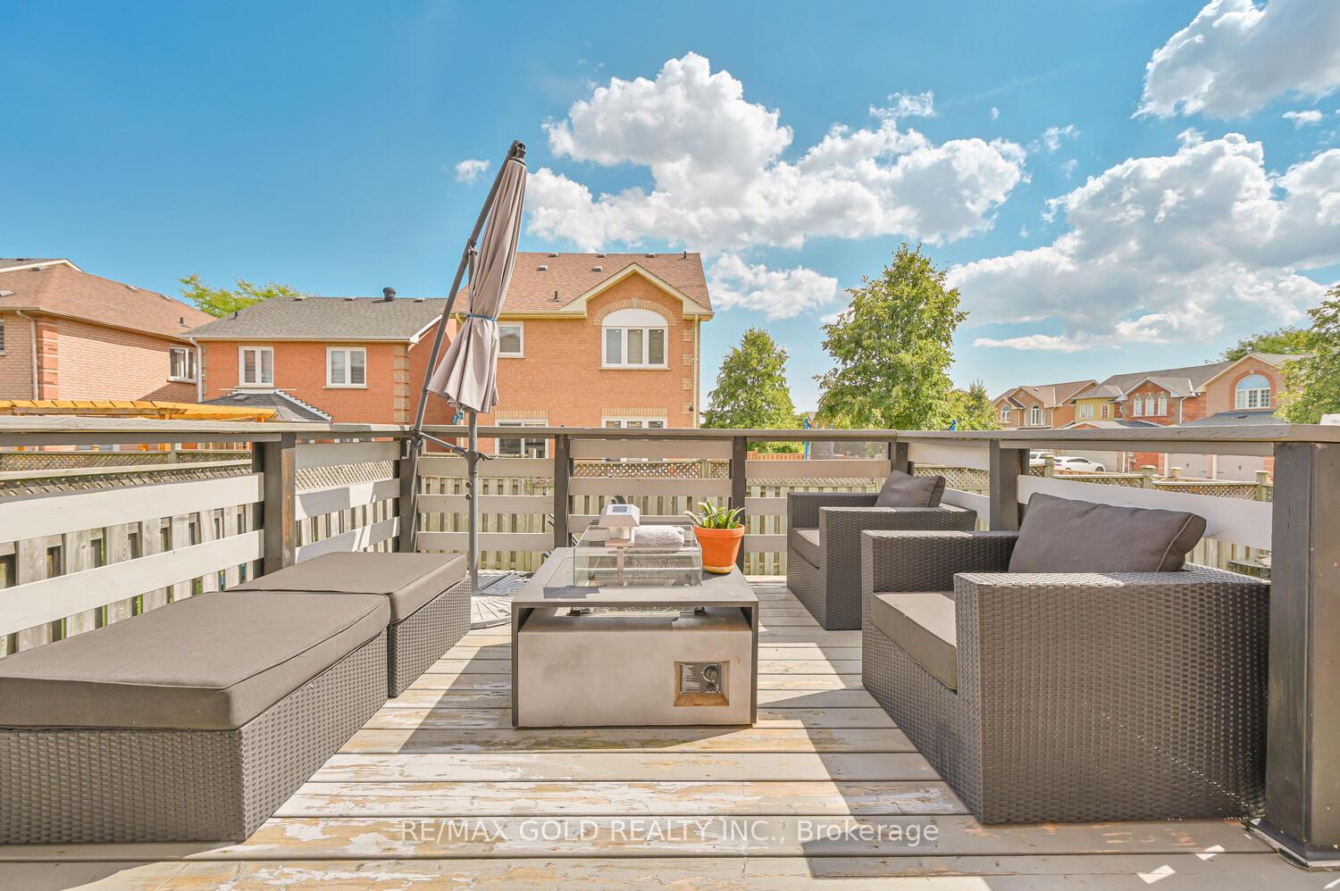 Photo 8 of 122 White Tail Crescent, Brampton, Fletcher's West — HOMEH