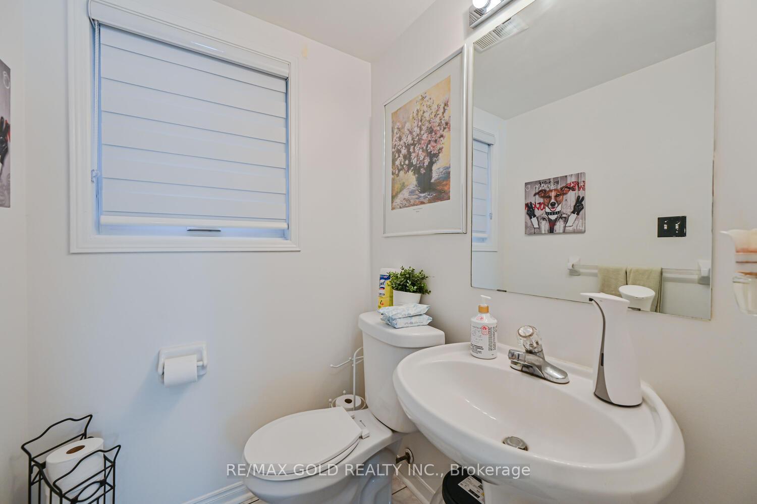 Photo 16 of 122 White Tail Crescent, Brampton, Fletcher's West — HOMEH