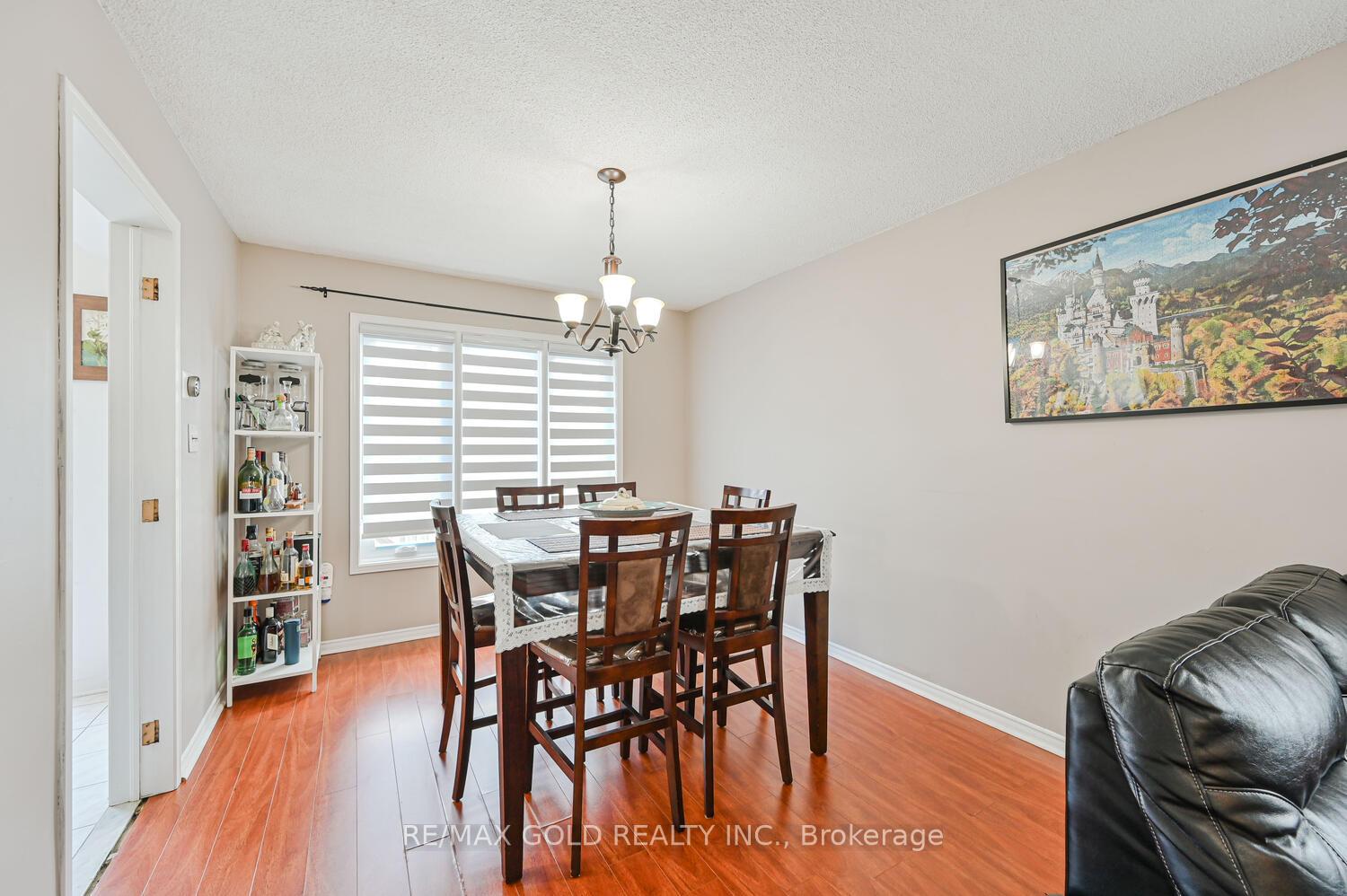 Photo 15 of 122 White Tail Crescent, Brampton, Fletcher's West — HOMEH